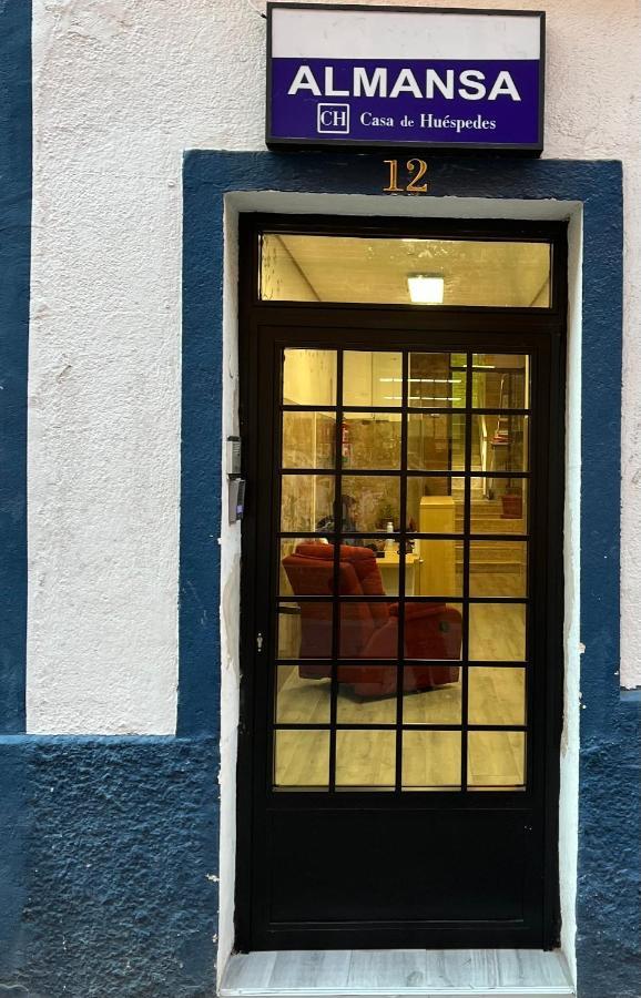 Casa De Huespedes Almansa Hotel Madri Exterior foto